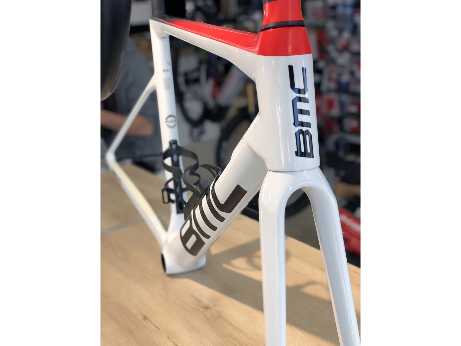 BMC Cadre Teammachine SLR01 Mod Var2 AG2R Citröen White Black Red 2023 5 BMC Cadre Teammachine SLR01 Mod Var2 AG2R Citröen White Black Red 2023 – Image 5