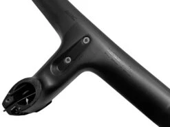 BMC ICS Carbon Aero Cockpit Red - Black - White 2023 -Boutique Vélo Promo bmc ics carbon aero cockpit red black white 2023 5