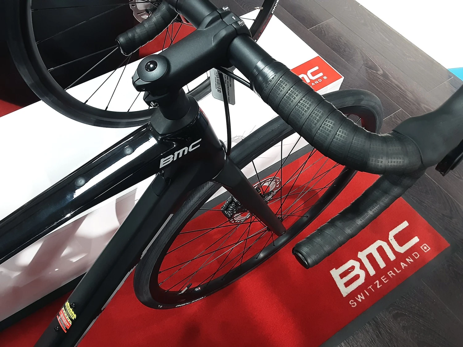 BMC Roadmachine Three Ultegra Di2 Disc 12v Vélo De Route 2022 3 BMC Roadmachine Three Ultegra Di2 Disc 12v Vélo De Route 2022 – Image 3