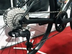 BMC Roadmachine Three Ultegra Di2 Disc 12v Vélo De Route 2022 18 BMC Roadmachine Three Ultegra Di2 Disc 12v Vélo De Route 2022 -Boutique Vélo Promo bmc roadmachine three ultegra di2 disc 12v velo de route 2022 5