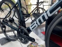 BMC Teammachine SLR01 One Dura-Ace Di2 Disc 12v Vélo De Course 2022 -Boutique Vélo Promo bmc teammachine slr01 one dura ace di2 disc 12v velo de course 2022 2
