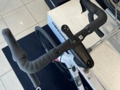 CANNONDALE SuperSix Evo Hi-Mod Ultegra Team Replica Education First 2023 -Boutique Vélo Promo cannondale supersix evo hi mod ultegra team replica education first 2023 4