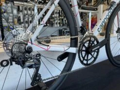 CANNONDALE SuperSix Evo Hi-Mod Ultegra Team Replica Education First 2023 -Boutique Vélo Promo cannondale supersix evo hi mod ultegra team replica education first 2023 6