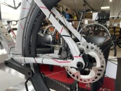 CANNONDALE SystemSix Hi-Mod Carbon Ultegra Di2 Replica Education First 2023 -Boutique Vélo Promo cannondale systemsix hi mod carbon ultegra di2 replica education first 2023 5