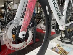 CANNONDALE SystemSix Hi-Mod Carbon Ultegra Di2 Replica Education First 2023 -Boutique Vélo Promo cannondale systemsix hi mod carbon ultegra di2 replica education first 2023 6