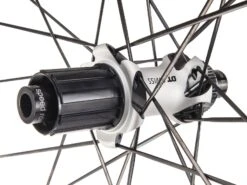 Dt-swiss DT Swiss Roues PR 1600 SPLINE 32 à Disques-pneus -Boutique Vélo Promo dt swiss roues pr 1600 spline 32 a disques pneus 2