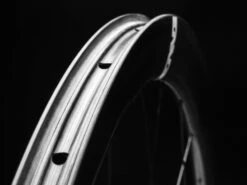 ENVE 45 Roues Carbone Foundation 45mm Disques-tubeless 2023 -Boutique Vélo Promo enve 45 roues carbone foundation 45mm disques tubeless 2023 4