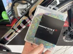 SRAM Chaîne 12v RED Rainbow 114 Maillons -Boutique Vélo Promo sram chaine 12v red rainbow 114 maillons 2