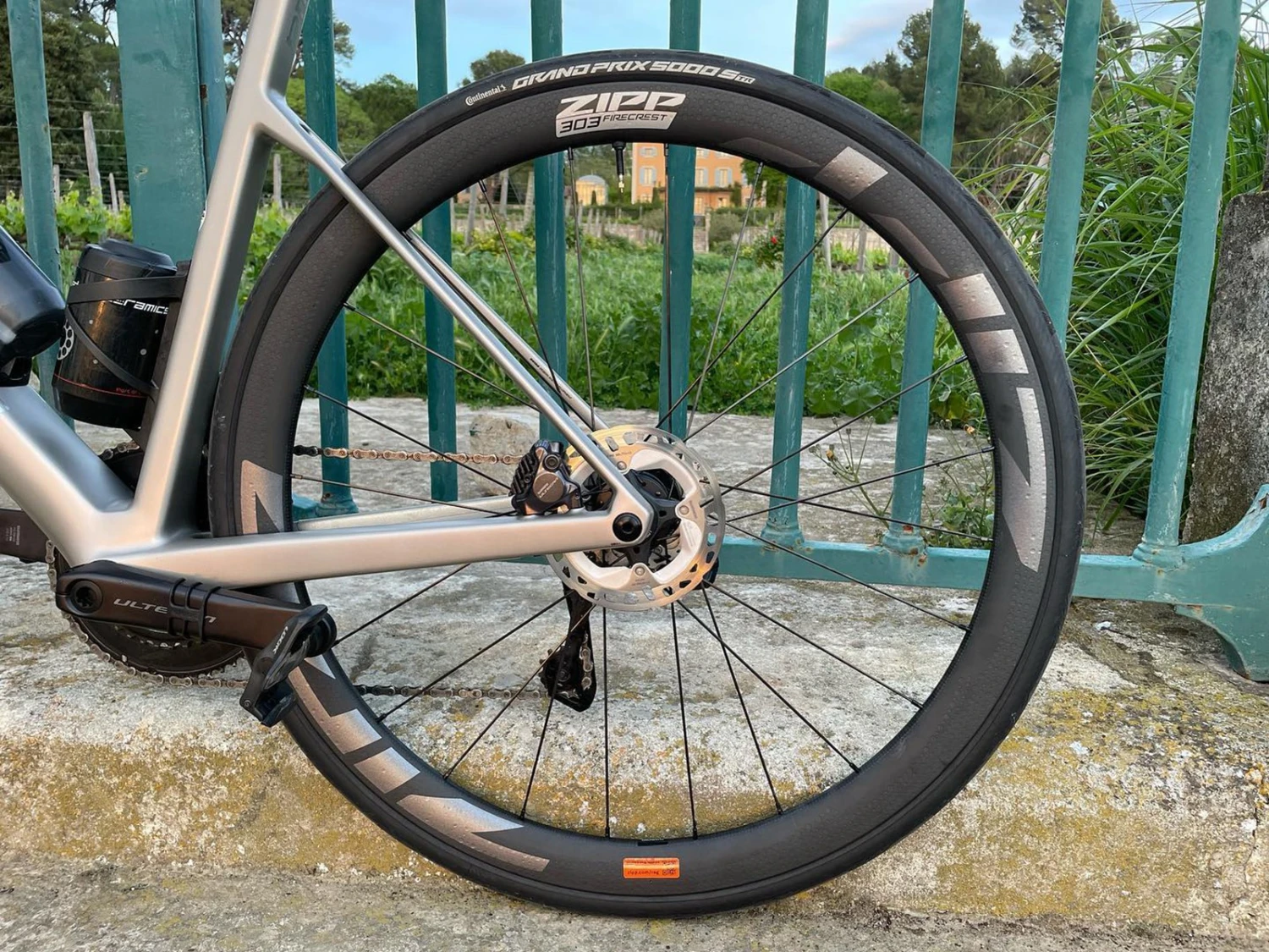 ZIPP 303 Firecrest Disc Roues Carbone 40mm Disque Pneu Tubeless 2023 3 ZIPP 303 Firecrest Disc Roues Carbone 40mm Disque Pneu Tubeless 2023 – Image 3